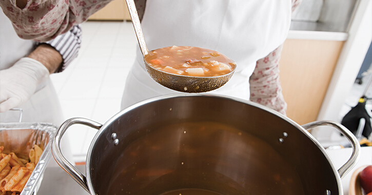 MRA_OUW_SoupKitchenVolunteer_BlogHero_20190228 image